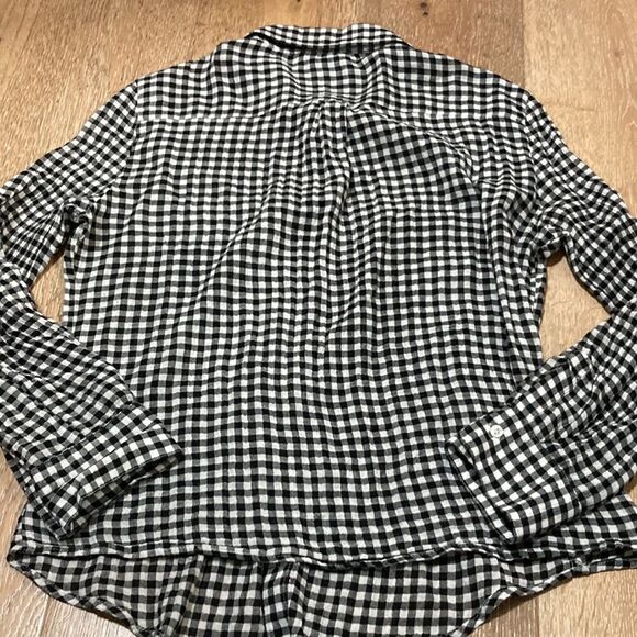 C&C California black and white checked button down size Medium - Picture 6 of 7